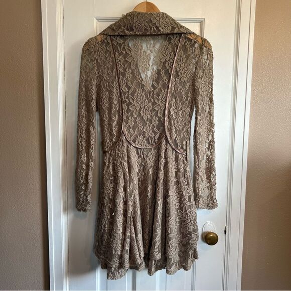 The Pyramid Collection Taupe Lace Jacket - Picture 6 of 10